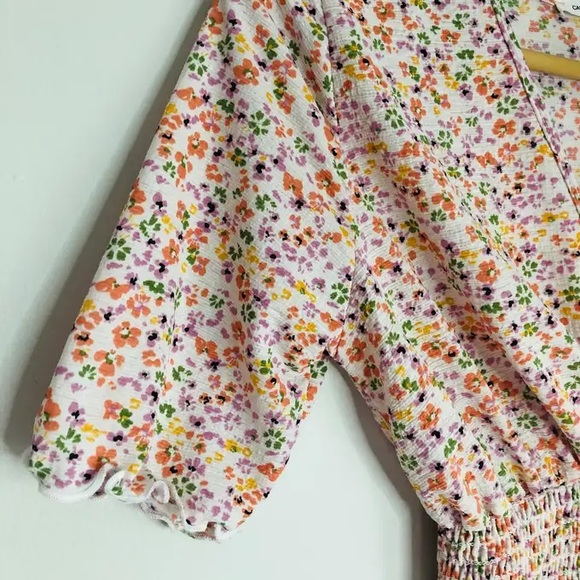 Caution To The Wind Floral Top NWOT - Picture 5 of 5